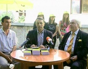 Пламен Моллов представи първия по рода си практически аграрен справочник в Първомай
