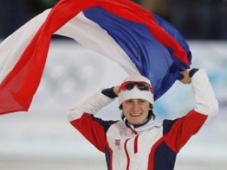 Мартина Сабликова спечели титлата на бързо пързаляне с кънки на 3000 метра